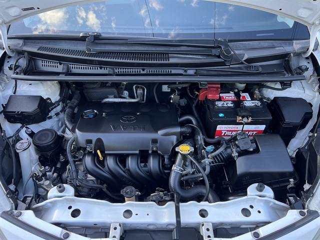 2013 Toyota Yaris L - Photo 11