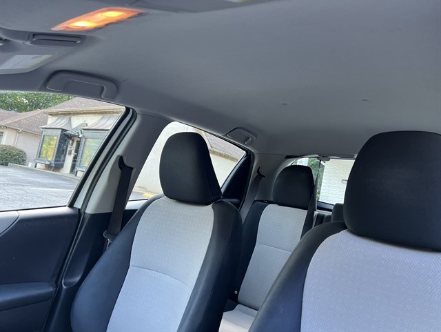 2013 Toyota Yaris L - Photo 25