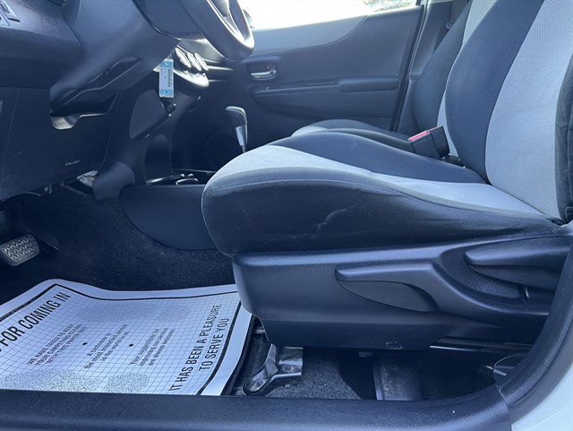 2013 Toyota Yaris L - Photo 22