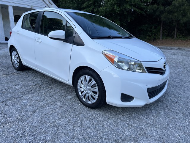 2013 Toyota Yaris L - Photo 9