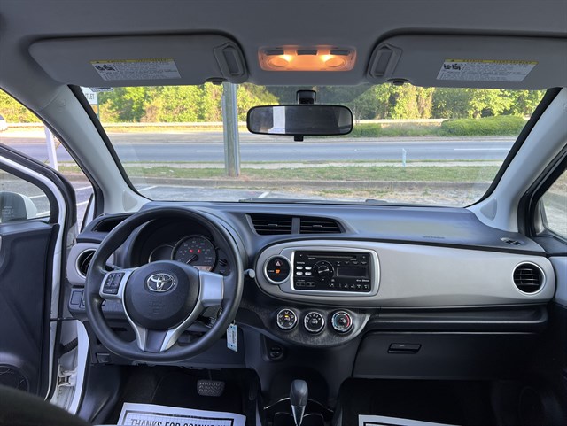 2013 Toyota Yaris L - Photo 18