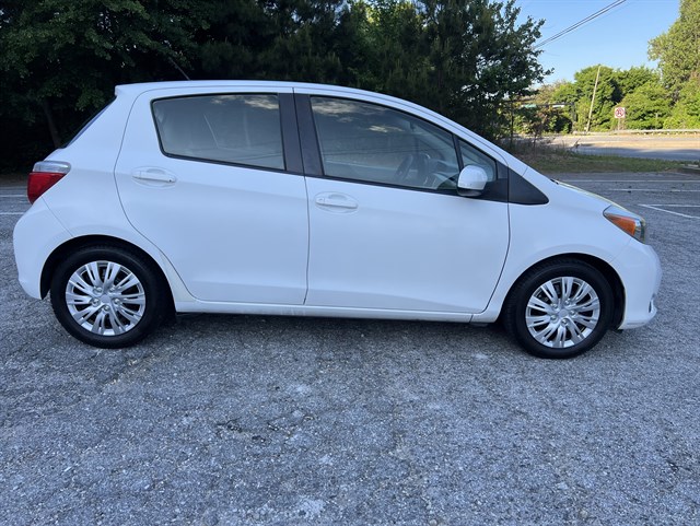 2013 Toyota Yaris L - Photo 8