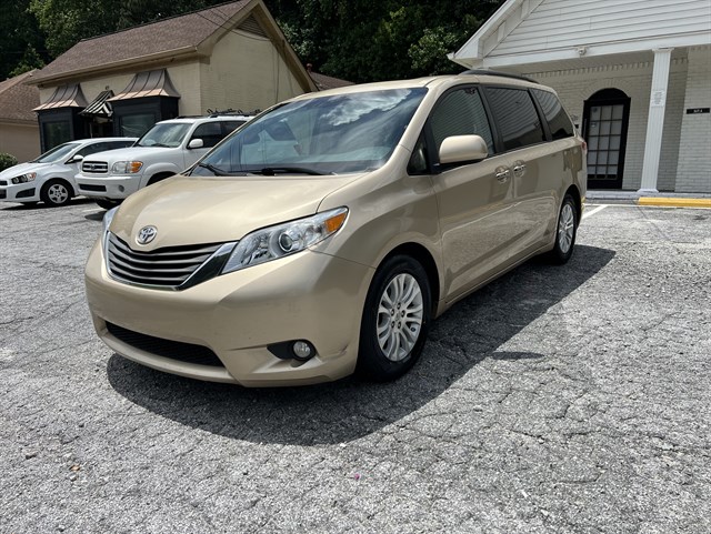 2012 Toyota Sienna's photo