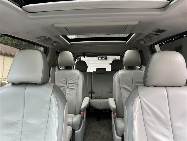 Toyota Sienna photo 24