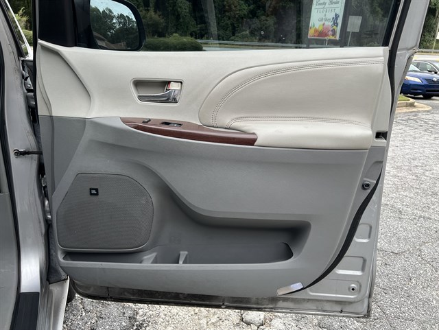 Toyota Sienna photo 21
