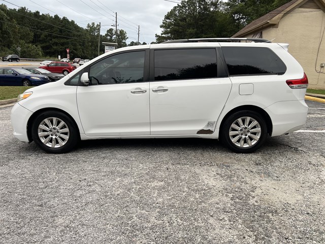 Toyota Sienna photo 4