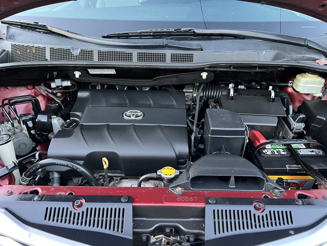 Toyota Sienna photo 26