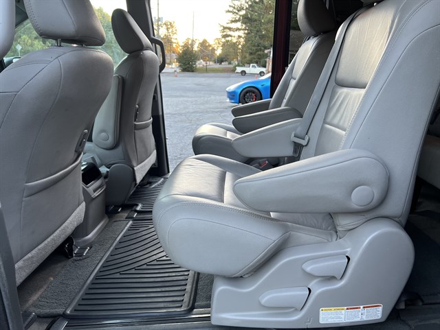 Toyota Sienna photo 13