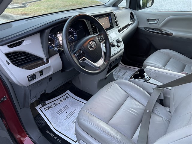 Toyota Sienna photo 20