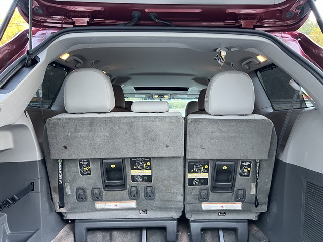 Toyota Sienna photo 11