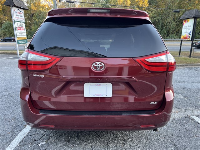 Toyota Sienna photo 6