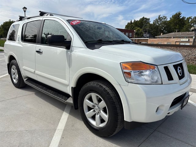 2014 Nissan Armada SV's photo