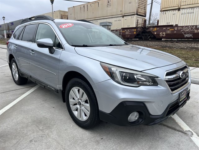 2019 Subaru Outback Premium's photo