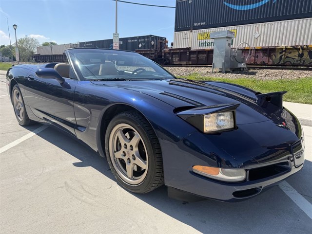 2000 Chevrolet Corvette Convertible's photo