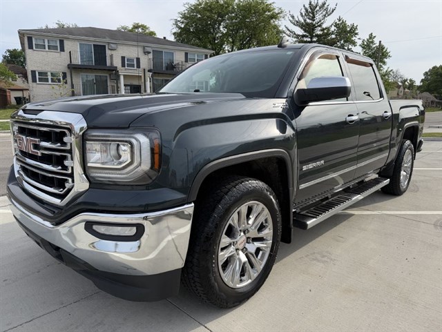 2017 GMC Sierra 4WD Crew Cab Short Box SLT's photo