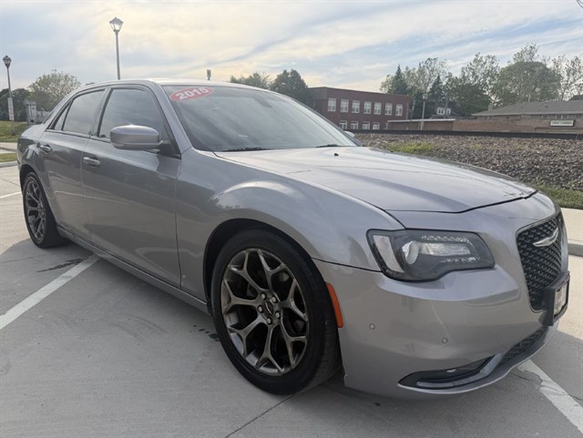 2015 Chrysler 300 S V6's photo