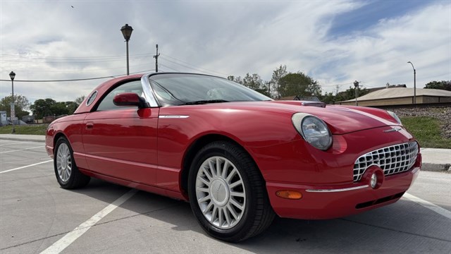 2005 Ford Thunderbird Deluxe's photo