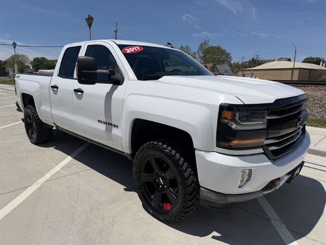 2017 Chevrolet Silverado 1500 LT Z71 4X4 Double Cab Std Box's photo