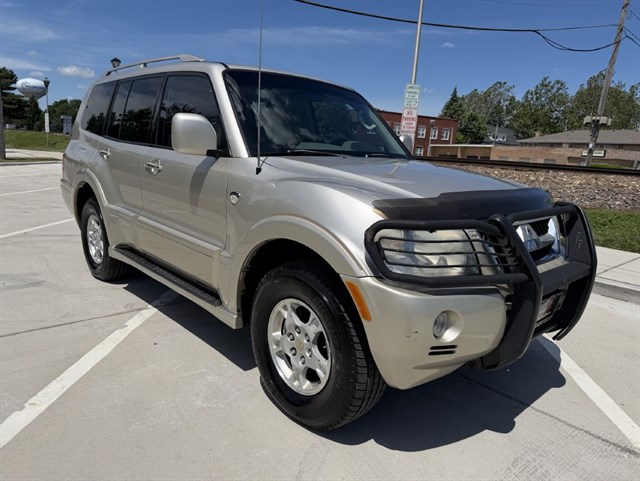 2003 Mitsubishi Montero 20th Anniversary's photo