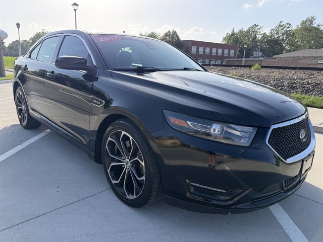 2017 Ford Taurus SHO AWD's photo