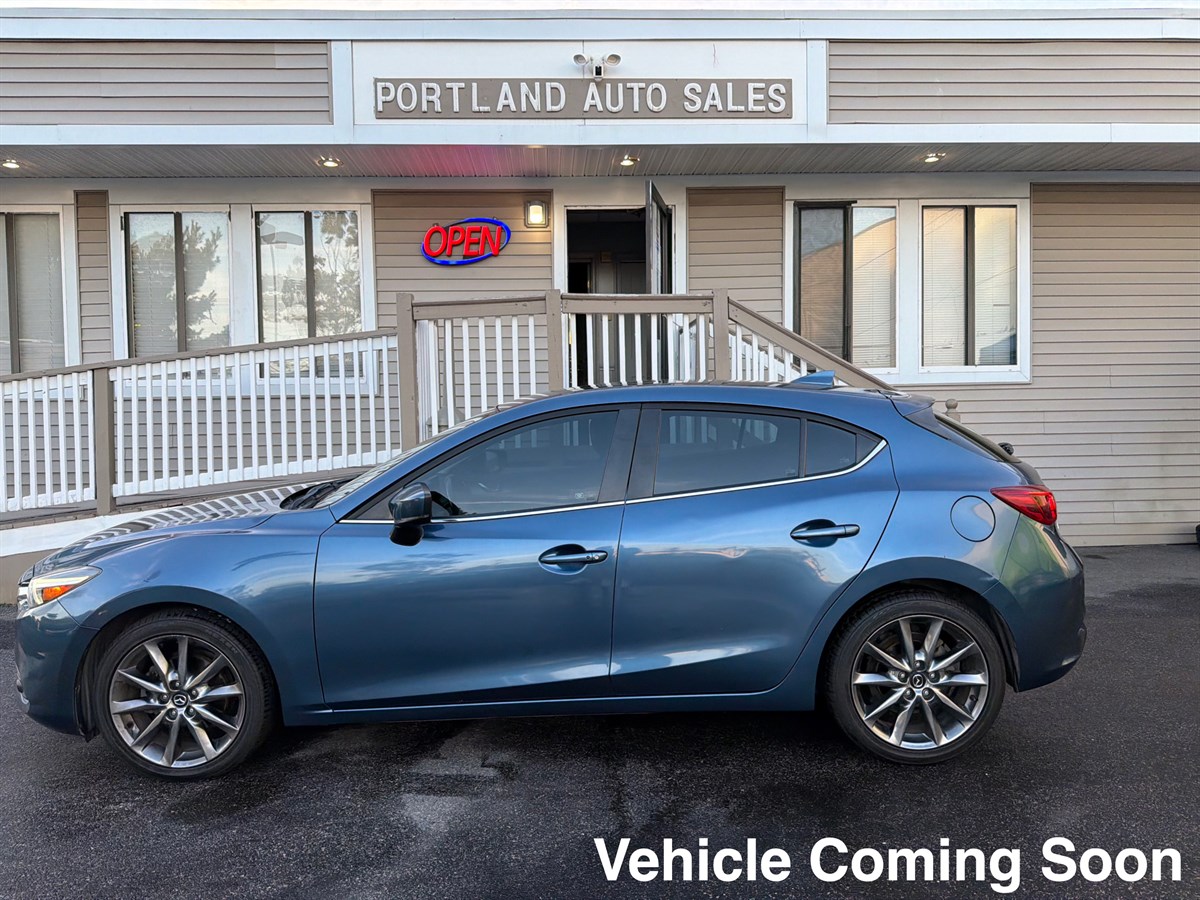 2018 Mazda Mazda3 Grand Touring photo 2