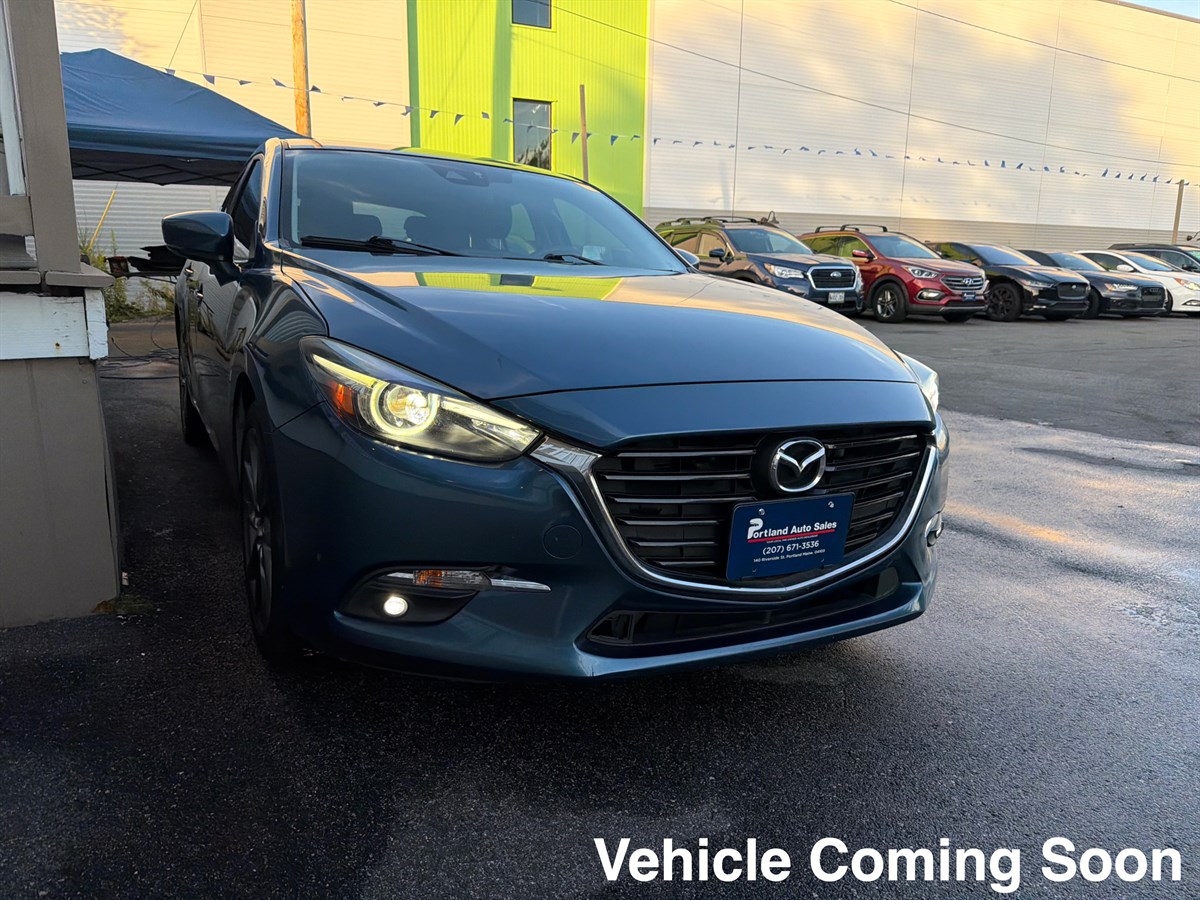 2018 Mazda Mazda3 Grand Touring photo 3