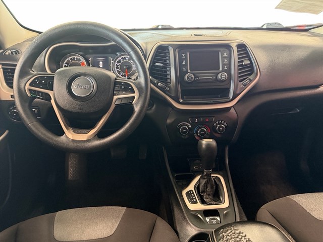 2018 Jeep Cherokee Latitude - Photo 11