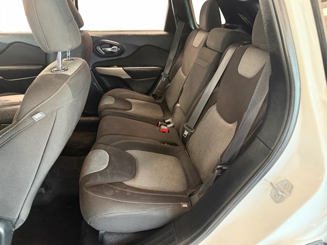 2018 Jeep Cherokee Latitude - Photo 13