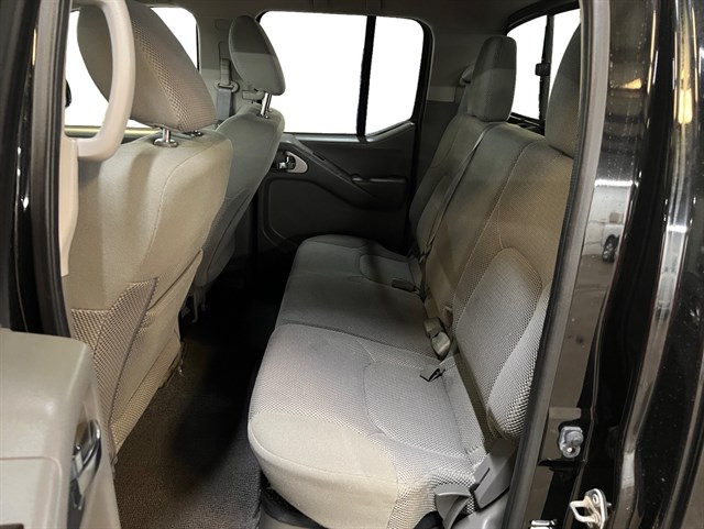 2016 Nissan Frontier SV - Photo 11