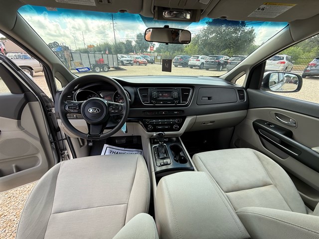 Kia Sedona photo 16