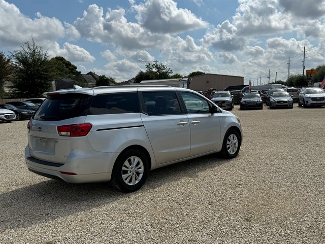 Kia Sedona photo 19