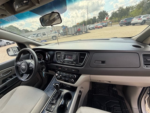 Kia Sedona photo 15