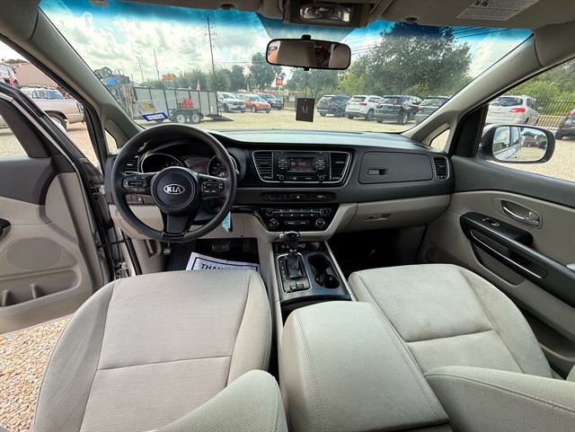 Kia Sedona photo 12