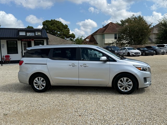Kia Sedona photo 14