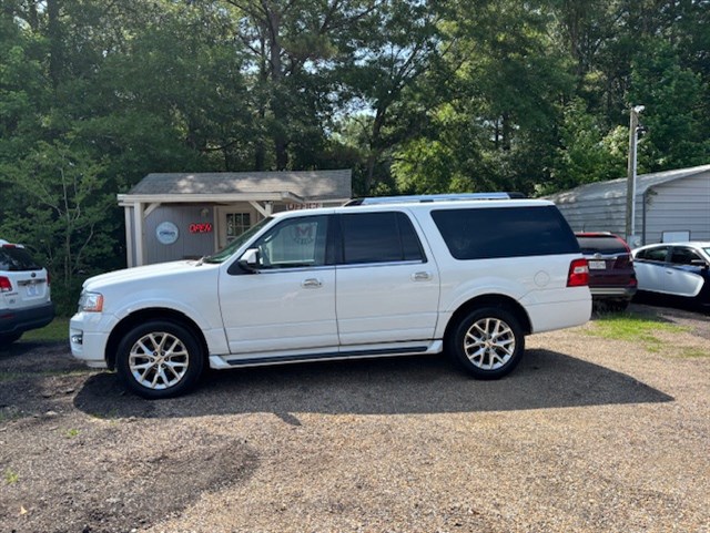 2017 Ford Expedition Limited's photo