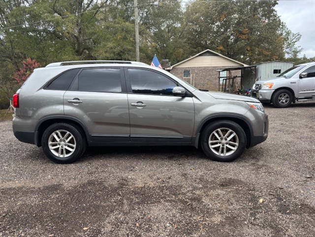 2014 Kia Sorento LX's photo