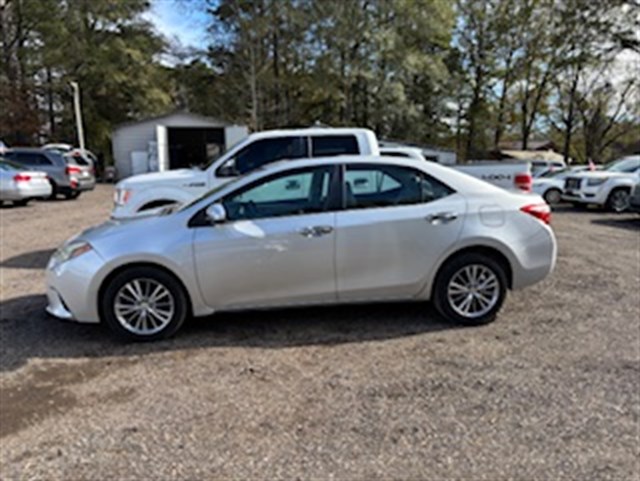 2014 Toyota Corolla LE Plus's photo
