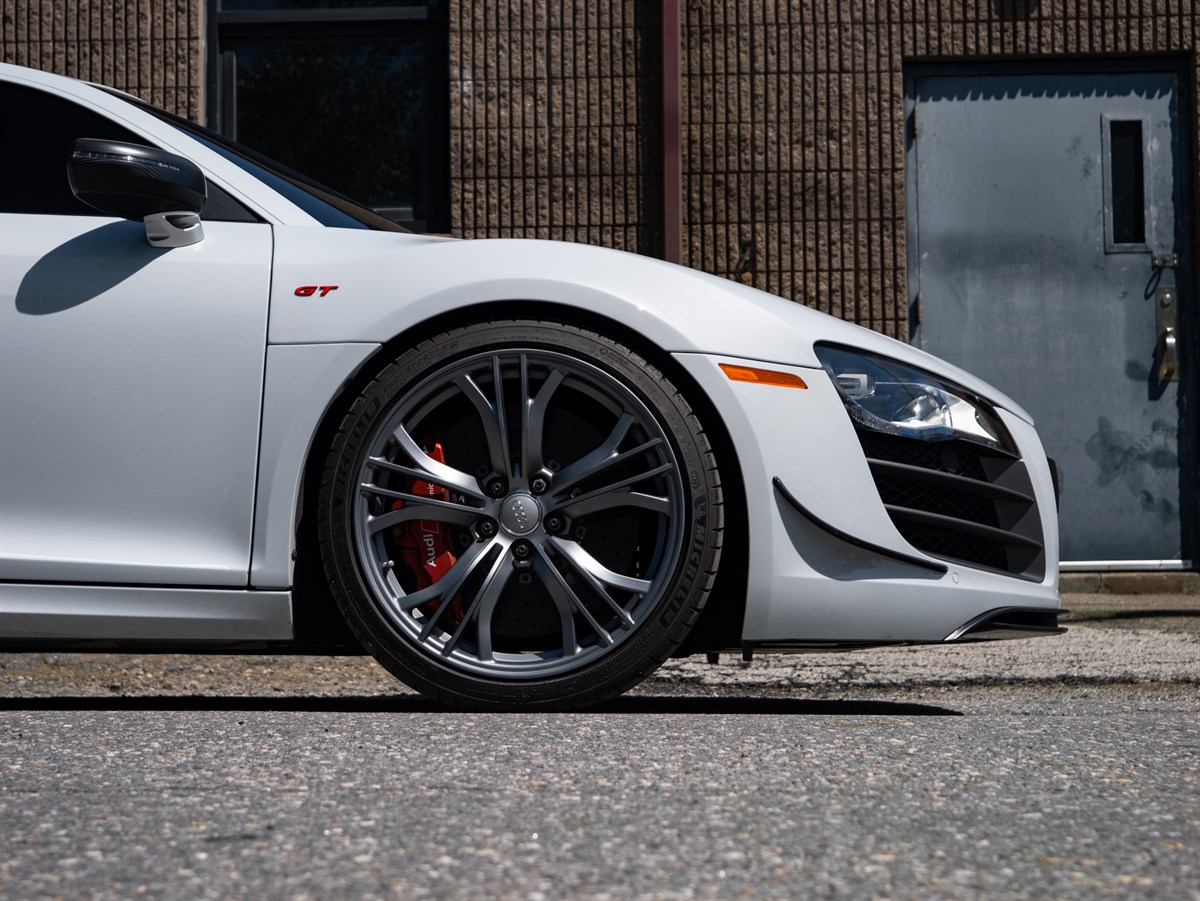 2012 Audi R8 5.2 Coupe Quattro photo 15