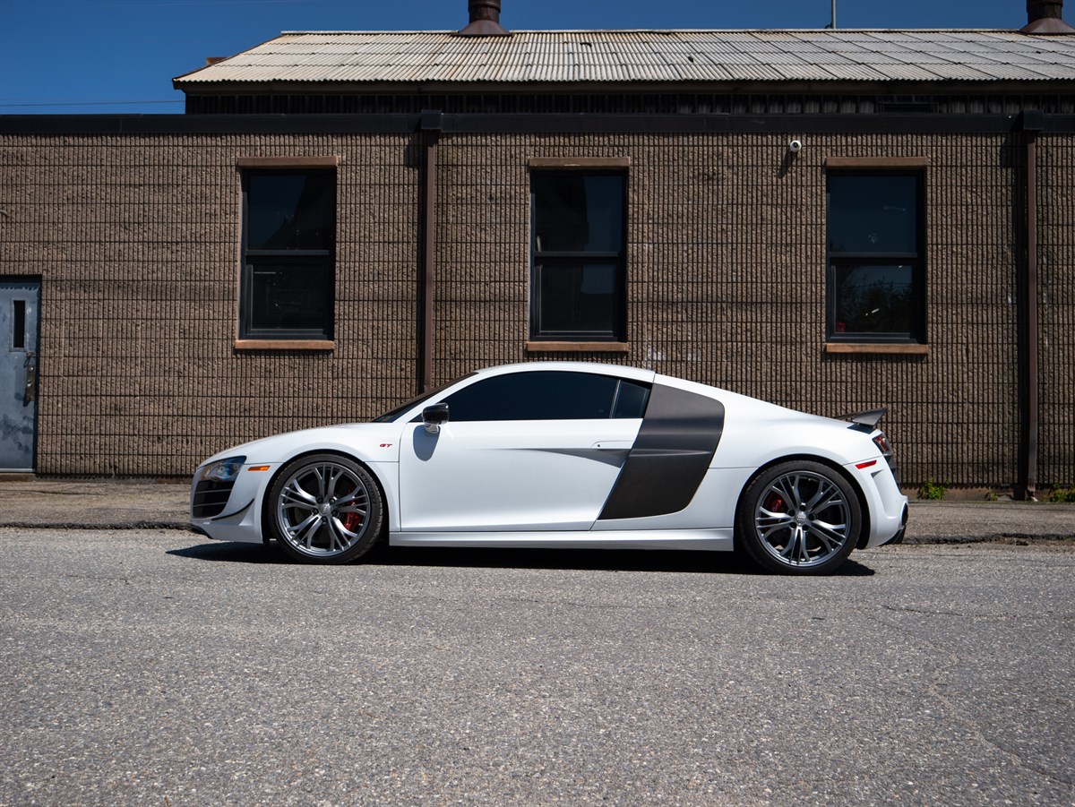 2012 Audi R8 5.2 Coupe Quattro photo 8