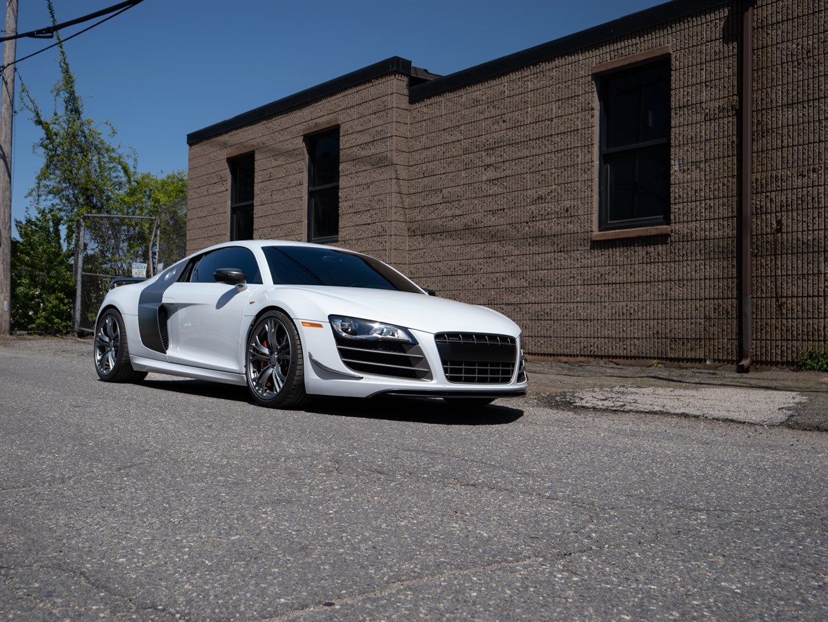 2012 Audi R8 5.2 Coupe Quattro photo 28