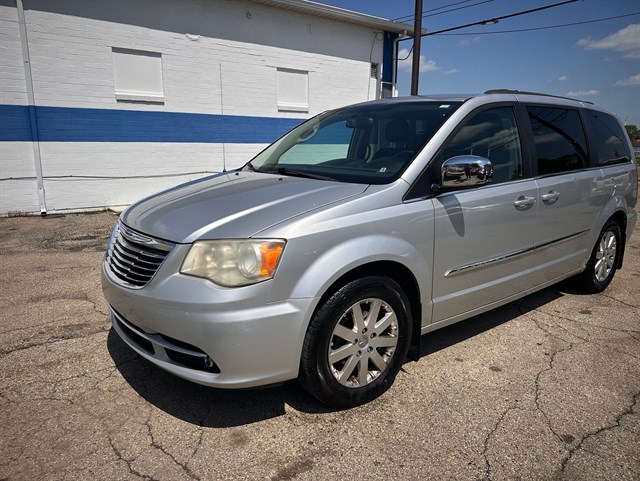 2011 Chrysler Town & Country Touring-L