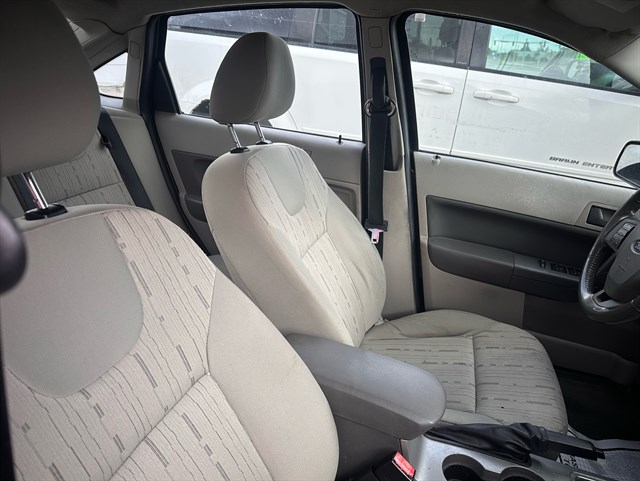 2008 Ford Focus SE - Photo 11