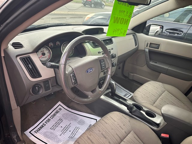 2008 Ford Focus SE - Photo 9