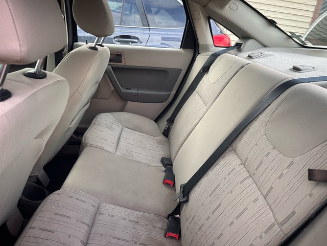 2008 Ford Focus SE - Photo 15