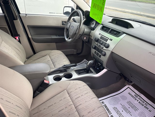 2008 Ford Focus SE - Photo 16