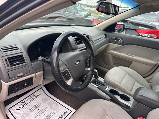 2010 Ford Fusion SE - Photo 8