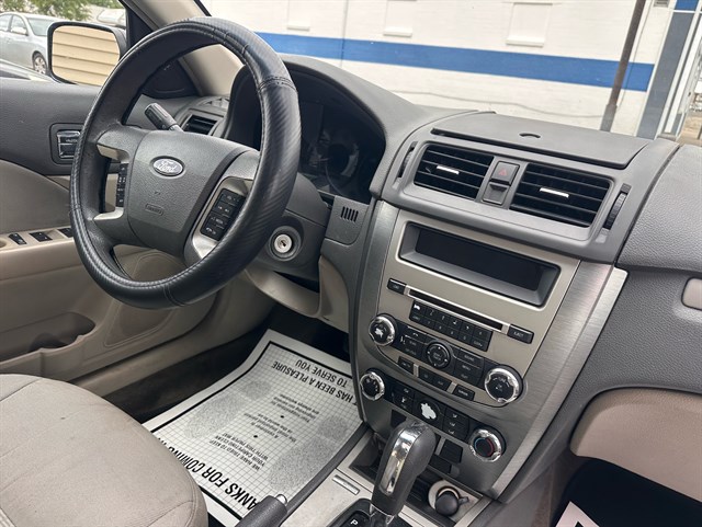 2010 Ford Fusion SE - Photo 12