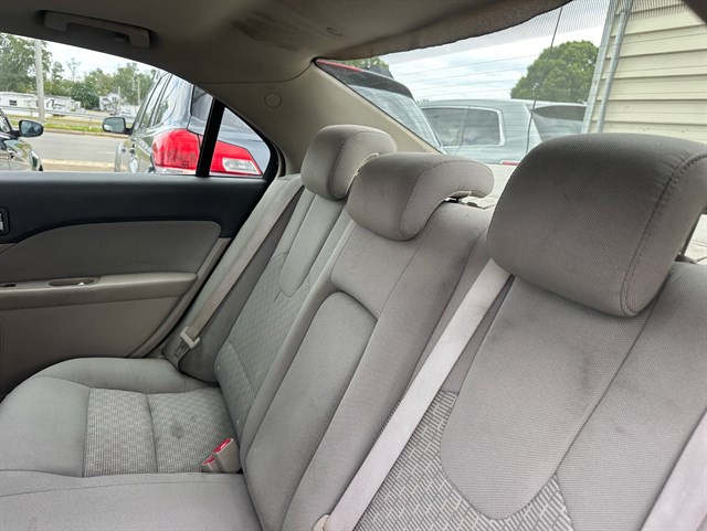 2010 Ford Fusion SE - Photo 10