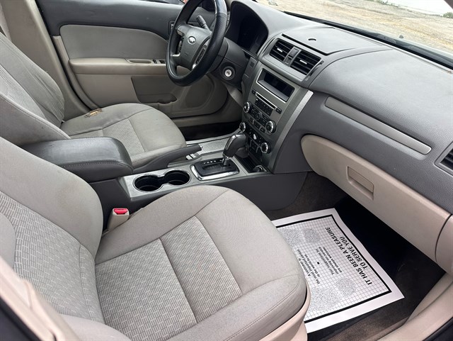 2010 Ford Fusion SE - Photo 14