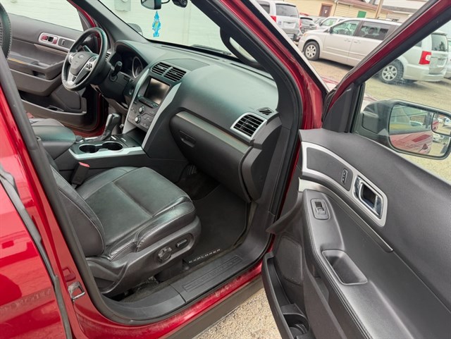 2015 Ford Explorer XLT - Photo 11